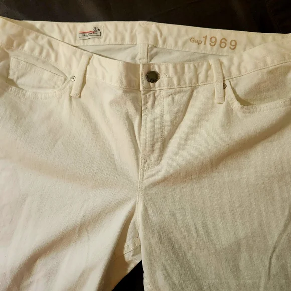 ⭐️NWT White GAP Straight Leg Jeans | Classic Fit Size 33 - Picture 8 of 9